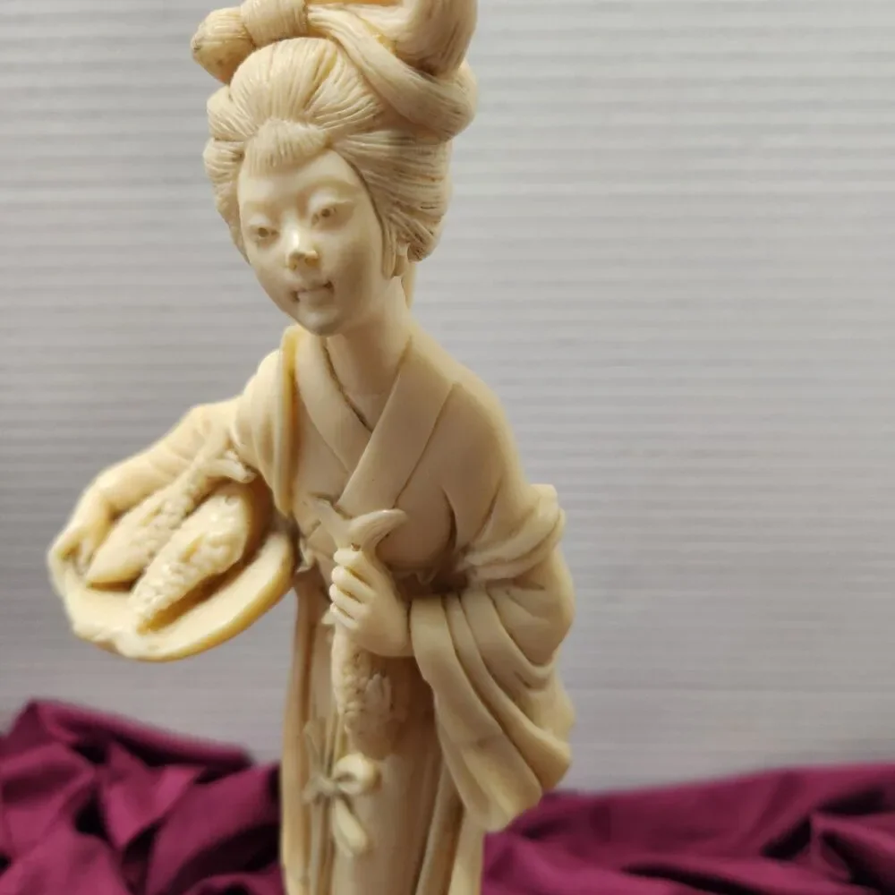 Santini Carved Resin Asian Woman Figurine Fish Seller 12